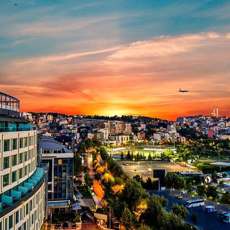 クラリオン ホテル ゴールデン ホーン イスタンブール エクステリア 写真 Sunset over the city