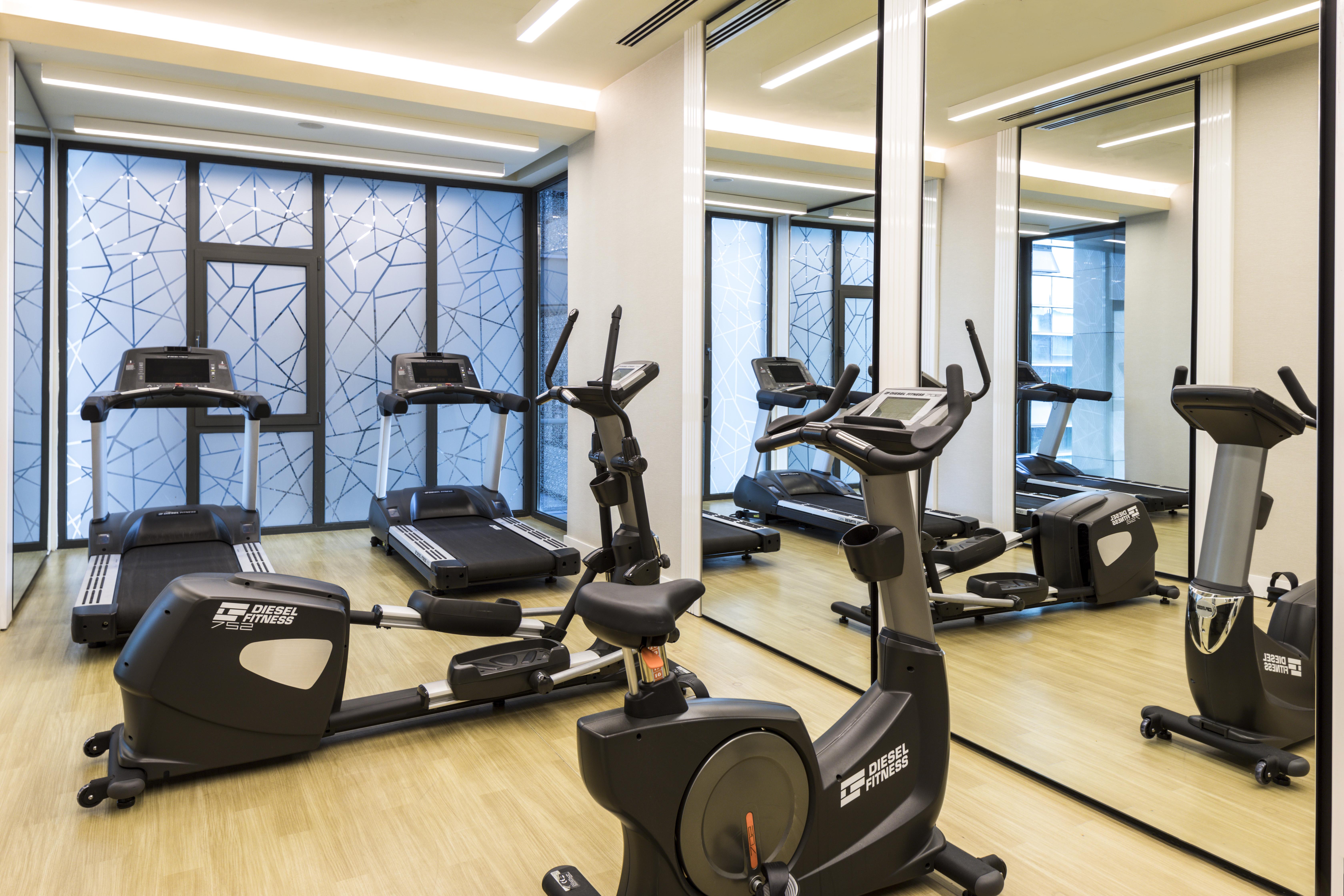 クラリオン ホテル ゴールデン ホーン イスタンブール エクステリア 写真 The gym at the hotel