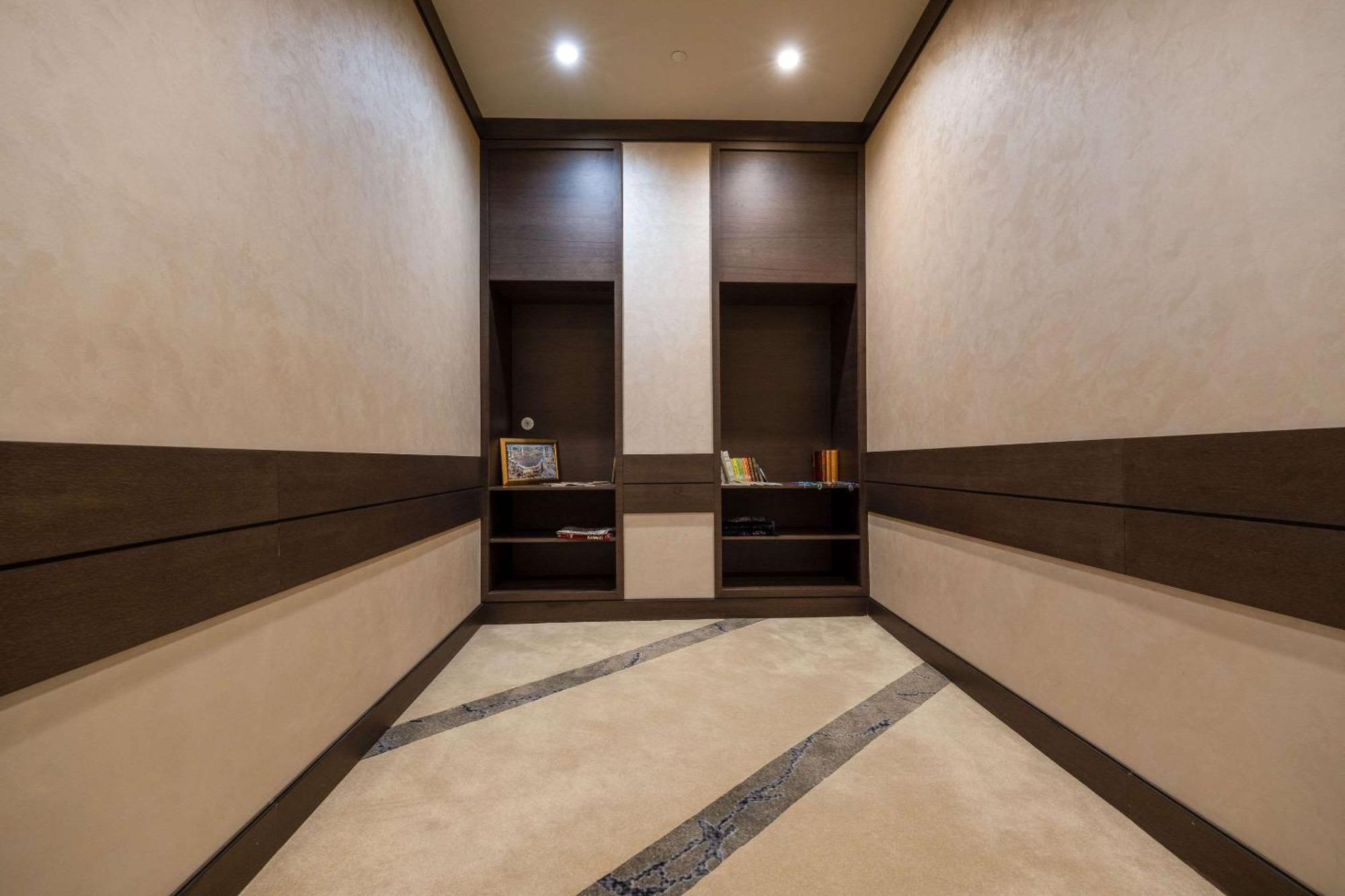 クラリオン ホテル ゴールデン ホーン イスタンブール エクステリア 写真 Interior of the elevator